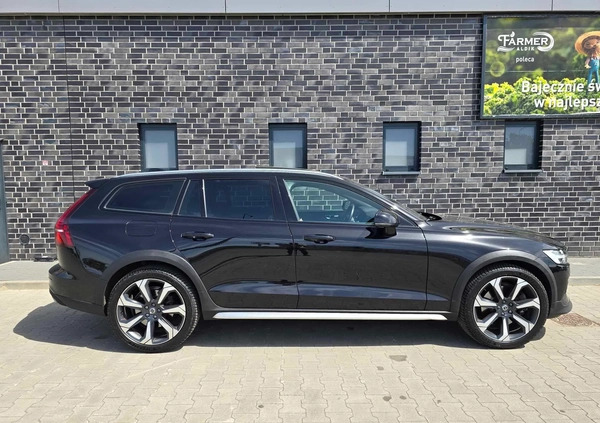 Volvo V60 Cross Country cena 132900 przebieg: 179000, rok produkcji 2020 z Zabrze małe 781